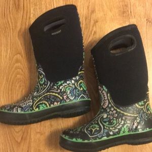 Girl Bogs kids size 3